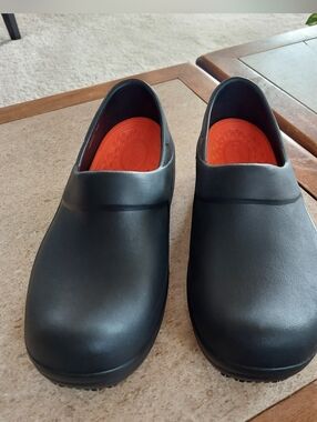 CROCS Woman's Neria Pro II Lite Ride Black Slip-On Work Clogs Size 7